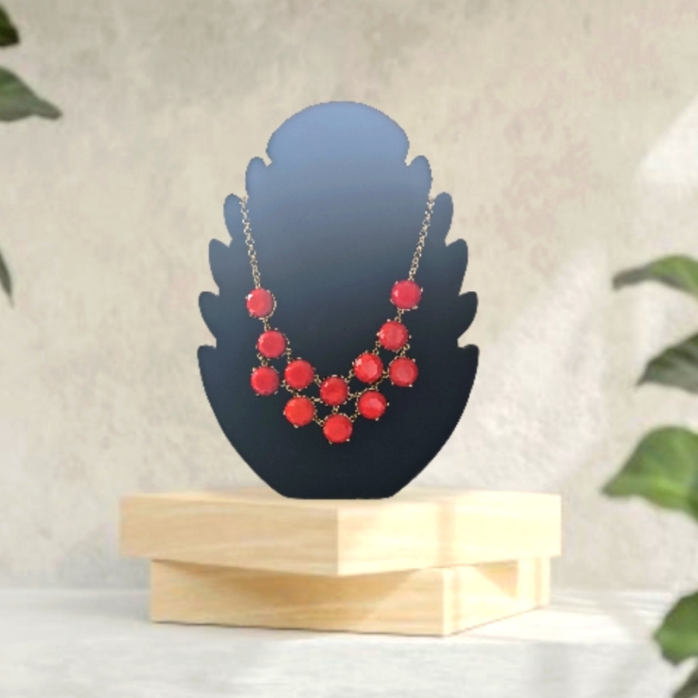Vintage Beaded Orange/Red Faux Coral Stone & Gold Toned Necklace.